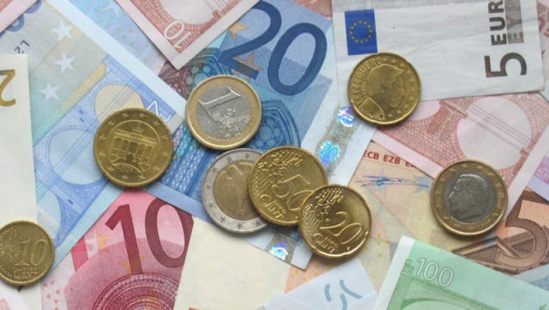 Analistii: Criza din Grecia poate compromite supravietuirea euro