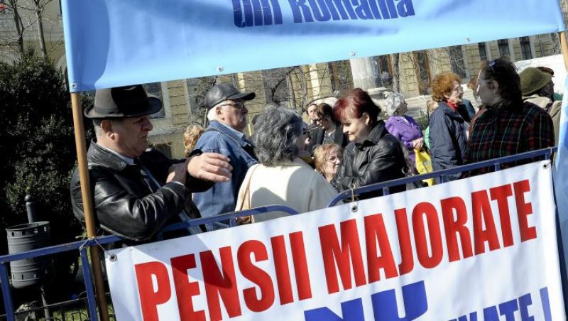 Pensionarii vor protesta, miercuri, in fata Palatului Cotroceni si la sediile prefecturilor