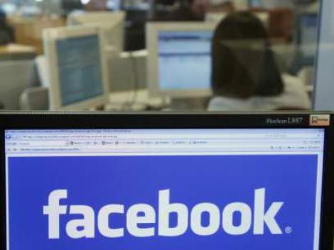 Facebook a inchis temporar chat-ul din cauza unui bug de securitate
