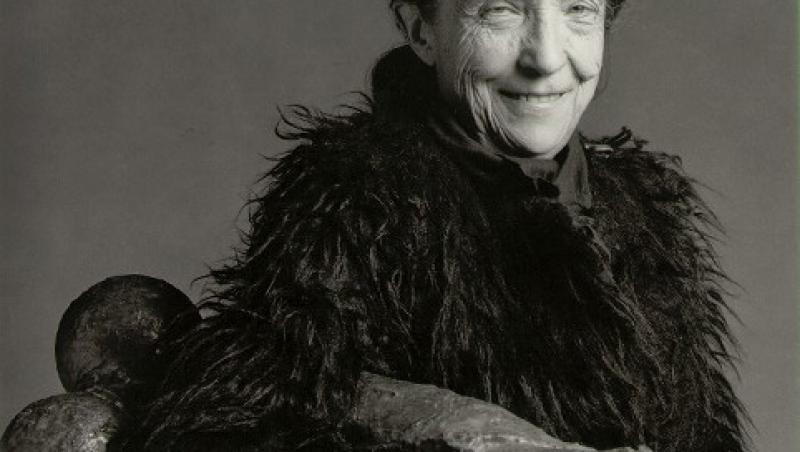 Sculptorita Louise Bourgeois a murit la varsta de 98 de ani
