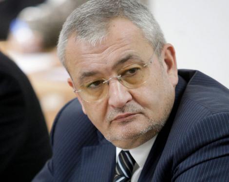 UPDATE Motiunea impotriva ministrului de Finante, Sebastian Vladescu, a fost respinsa de deputati