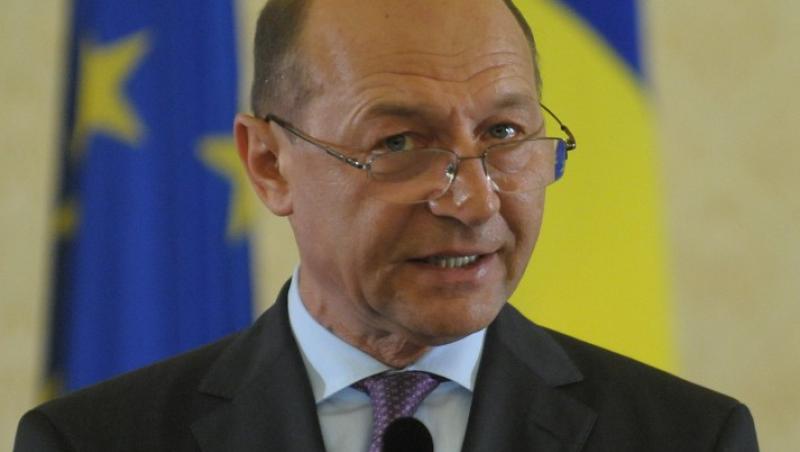 Basescu cere grabirea votarii motiunii, pentru a nu fi afectat acordul cu FMI