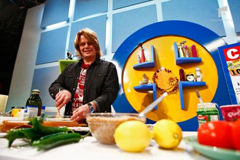 VIDEO! Vladut gateste Salata Bavareza