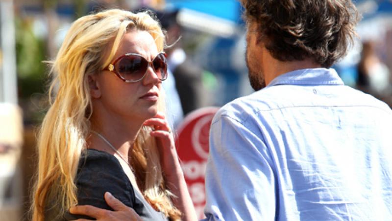 Britney Spears, inselata de iubit cu fosta ei asistenta personala?