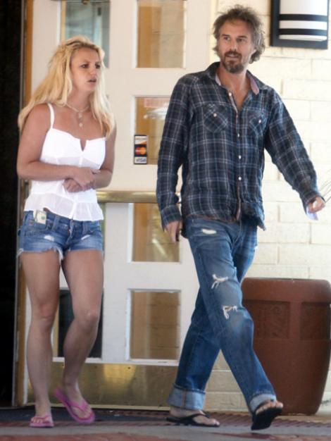 Britney Spears si Jason, weekend romantic, dar tensionat