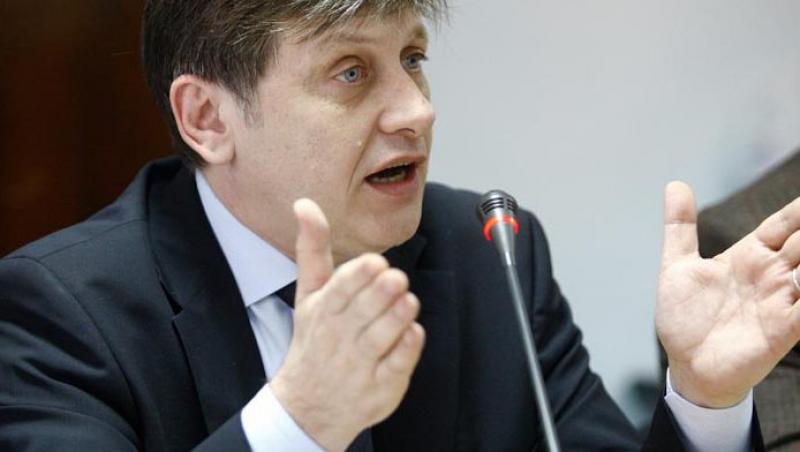 Antonescu, atac la Basescu: “Mentalitate de dictator care ia decizii sub influenta bauturilor alcoolice”