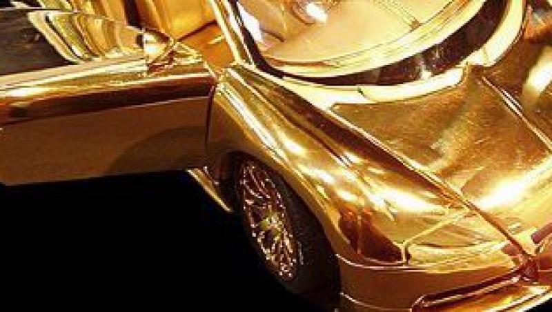 Bugatti Veyron de jucarie: aur 24 de carate, 7 kilograme, doua milioane de lire!