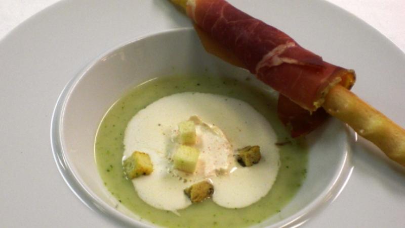 Rețeta zilei: Supa crema de conopida verde