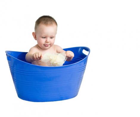 Sfaturi pentru a face baie copilului in siguranta