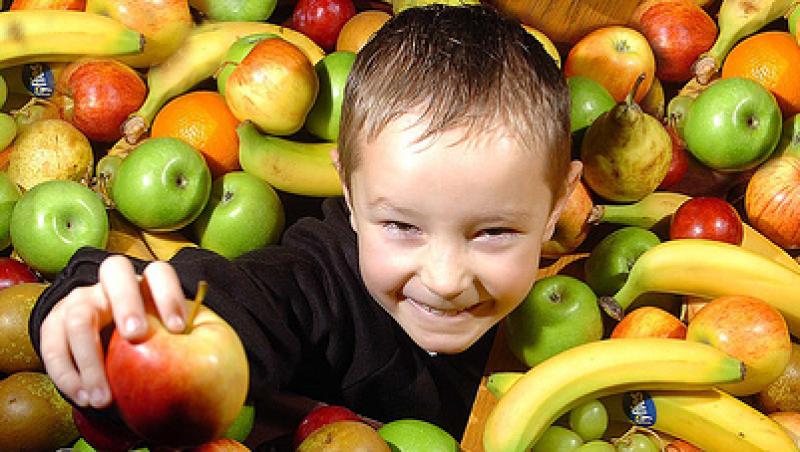 VIDEO! Afla cum sa protejezi copiii de alergia la fructe!