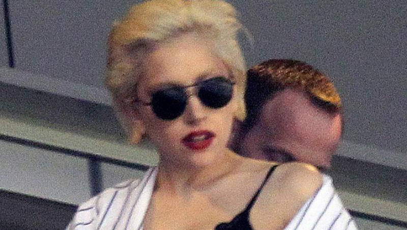 Lady Gaga, la podea