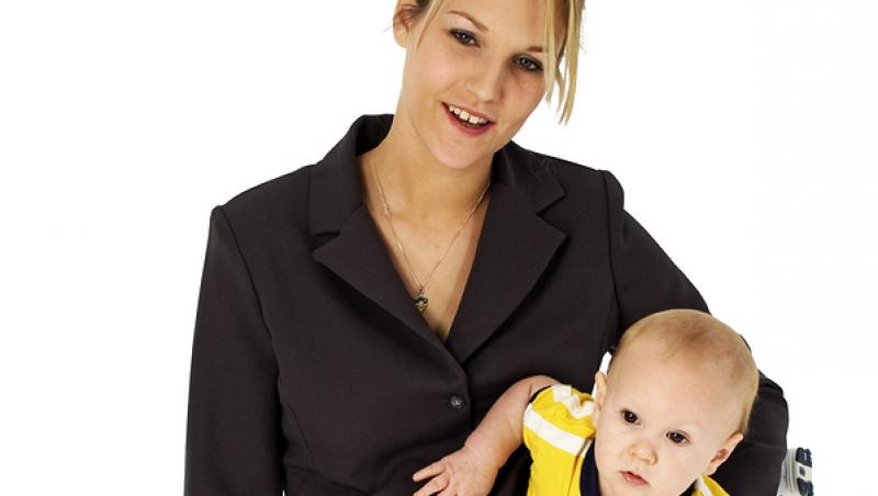 Ar trebui ca mamele sa lucreze sau sa stea acasa cu cei mici?