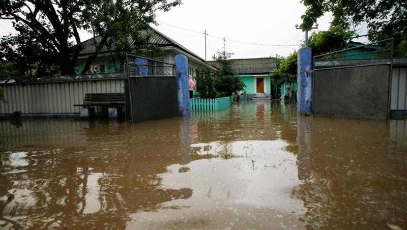 Pericol de inundatii dupa ce un mal al Siretului s-a surpat