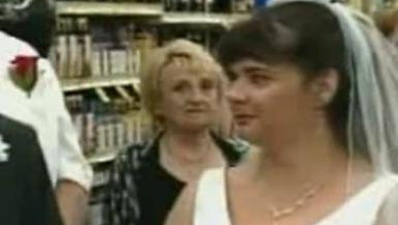 VIDEO! Nunta la supermarket!