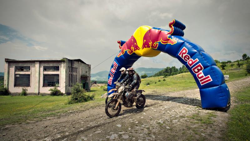 Dani Otil obtine o pozitie mult mai buna in a doua zi de concurs la Red Bull Romaniacs