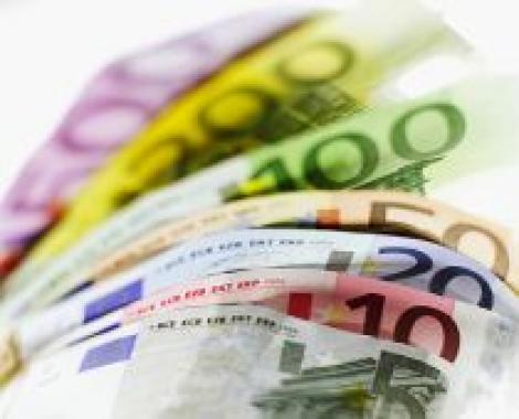 Oscilatii periculoase: Euro se tranzactioneaza cu 4,37 lei pe piata interbancara. Dimineata a atins 4,39!