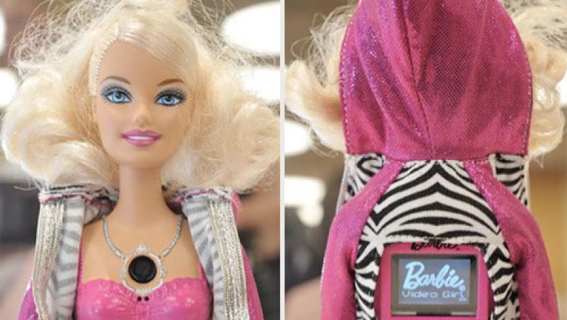 Filmeaza neobservata cu Video Barbie!