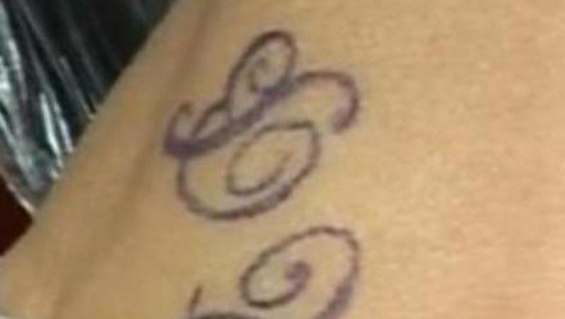 Bianca si-a tatuat initialele lui Botezatu