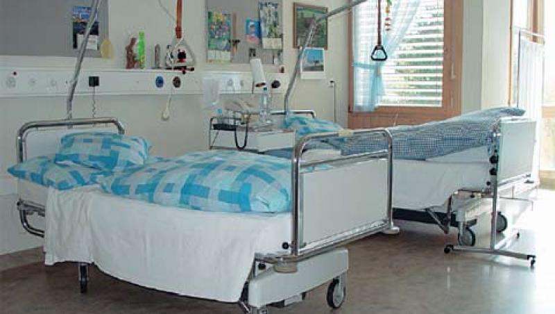Dezastru in Sanatate / Spitalul Judetean Constanta supravietuieste cu bani din cutia milei