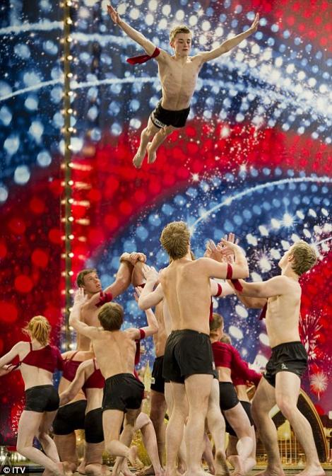 VIDEO / Tinerii acrobati de la "Spelbound" au castigat concursul "Britain's Got Talent"