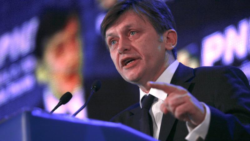 Antonescu: Un premier nu trebuie sa faca pe el cand se rasteste Basescu