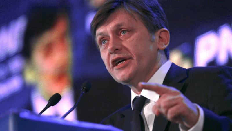 Antonescu: Un premier nu trebuie sa faca pe el cand se rasteste Basescu
