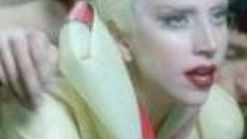 VIDEO! Lady Gaga socheaza in noul videoclip