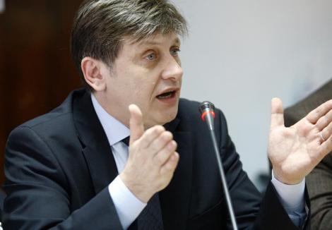 Crin Antonescu: “PSD a preferat sa intre in campanie electorala in loc sa il dea jos pe Boc”