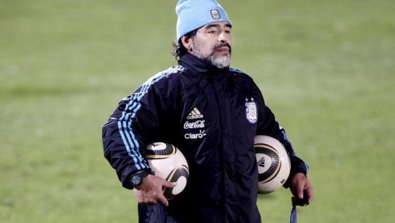 Federatia Argentiniana ii va oferi un nou contract lui Maradona