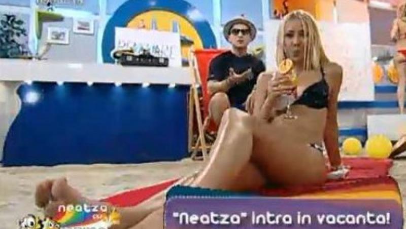 VIDEO! Surorile Crudu in costum de baie la Neatza