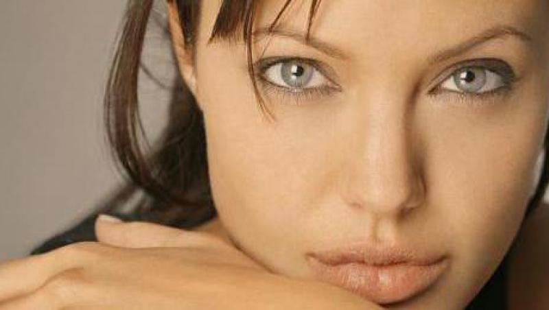 Angelina Jolie se gandeste deja la nepoti
