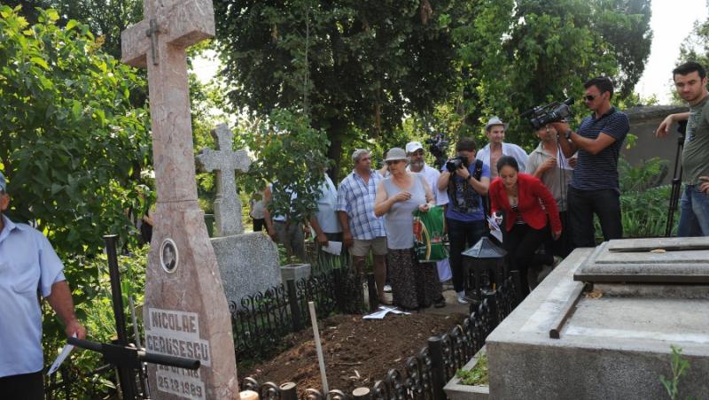 Sunt 30 % sanse sa aflam daca sotii Ceausescu au fost inhumati in cimitirul Ghencea
