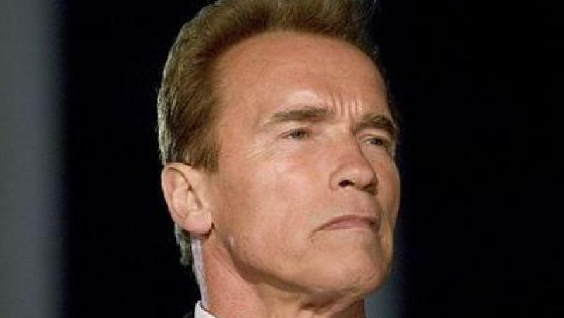 Arnold Schwarzenegger il compara pe Mel Gibson cu pata de petrol din Golful Mexic