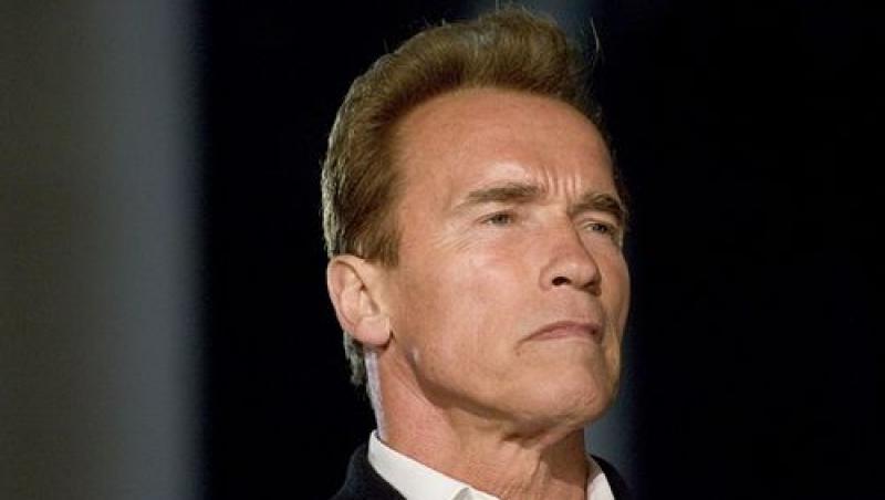 Arnold Schwarzenegger il compara pe Mel Gibson cu pata de petrol din Golful Mexic