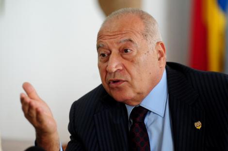 Dan Voiculescu a depus la Senat o cerere pentru suspendarea presedintelui Traian Basescu