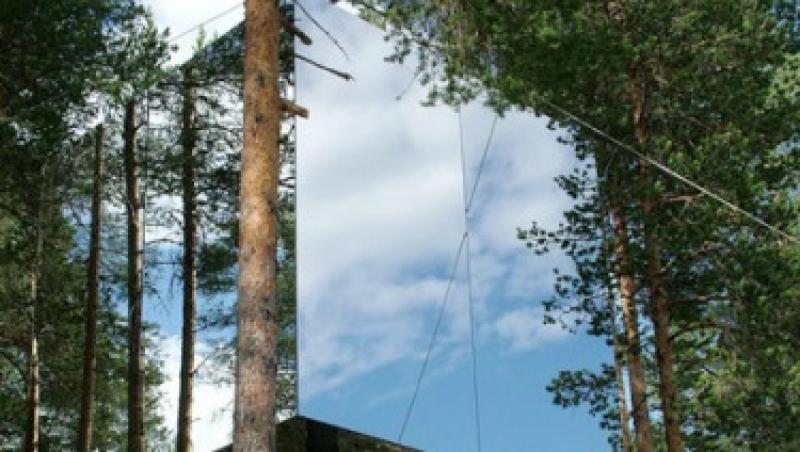 FOTO! Suedia: Traditionala casuta din copac devine hotel invizibil