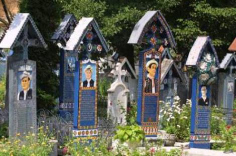 "Drumul lung spre Cimitirul Vesel din Sapanta"