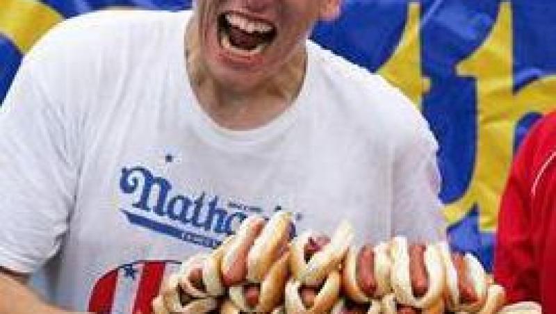 Cine devine campion in 2010 la mancat hot-dogs?