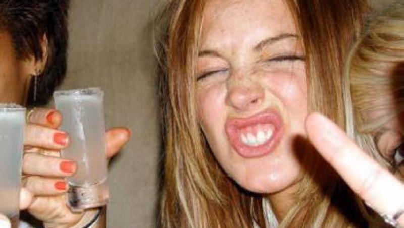Lindsay Lohan a primit un pumn in fata. De ziua ei
