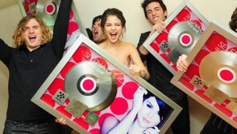 Selena Gomez castiga Aur si Platina pentru 