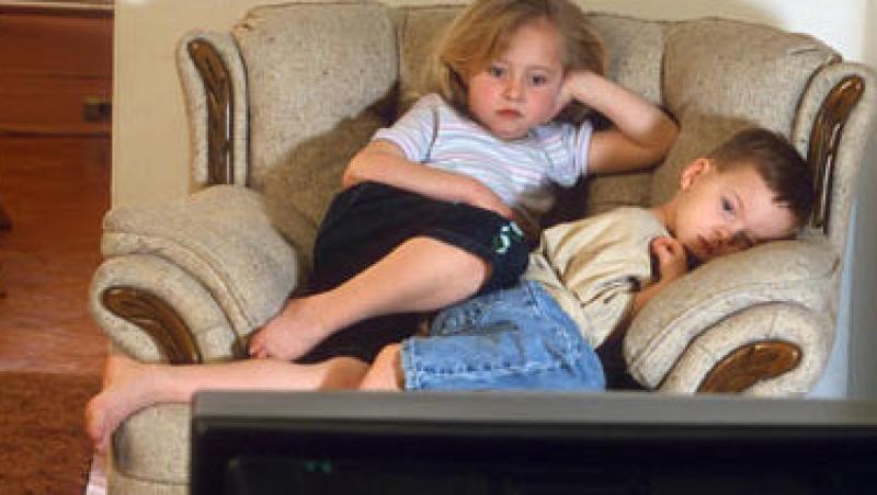 Televizorul poate crea probleme de atentie copiilor