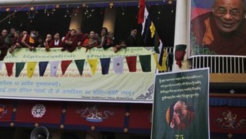 Dalai Lama a implinit 75 de ani