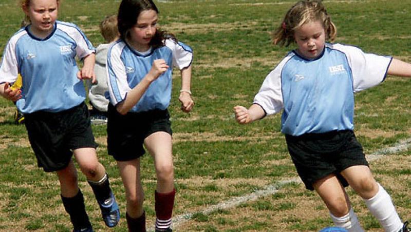 5 motive pentru care fetitele trebuie sa faca un sport