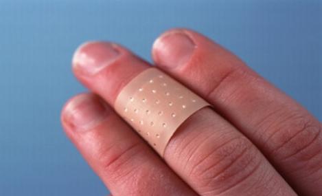 A fost inventat bandajul "inteligent"! Contine nanocapsule cu antibiotice, activate de prezenta bacteriilor