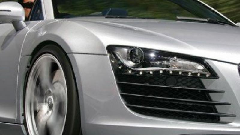 Audi R8 Spyder: opt cilindri sub soare