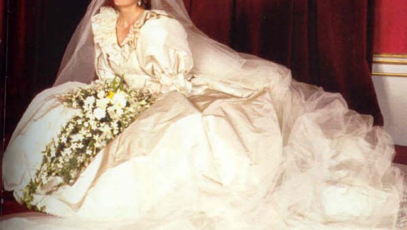 GALERIE FOTO! Istoria rochiei de mireasa