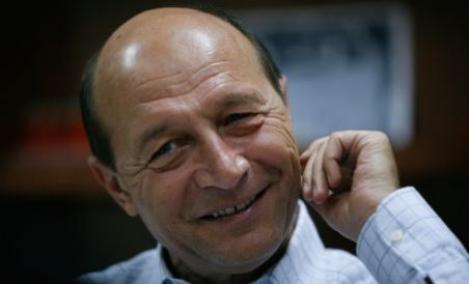 Traian Basescu, huiduit inaintea discursului de Ziua Marinei