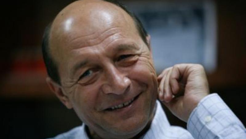 Traian Basescu, huiduit inaintea discursului de Ziua Marinei