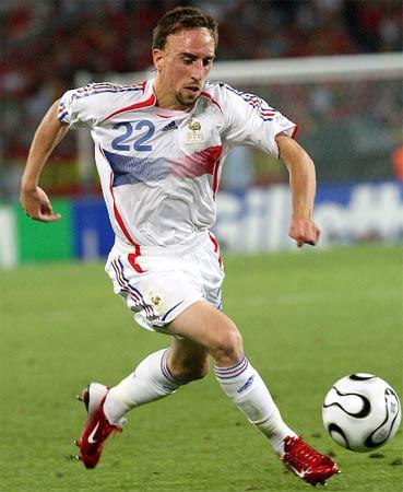 Anelka, Evra si Ribery nu vor juca impotriva Romaniei! Au fost sanctionati drastic pentru scandalul de la Mondial!