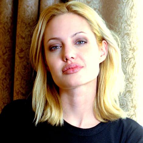 Angelina Jolie este Marilyn Monroe